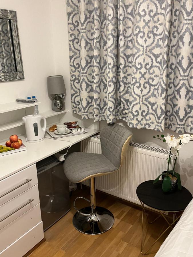 Tj Homes - Double Room With Single Bed - 3 Min To Tube Station - London ไรสลิป ภายนอก รูปภาพ